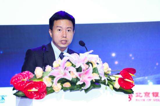 中国建设银行渠道与运营管理部副总经理李月希